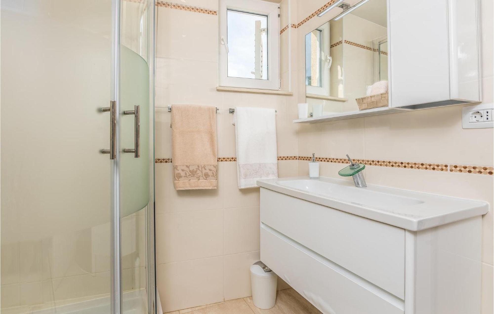 Beautiful Home In Martinscica With Wifi エクステリア 写真