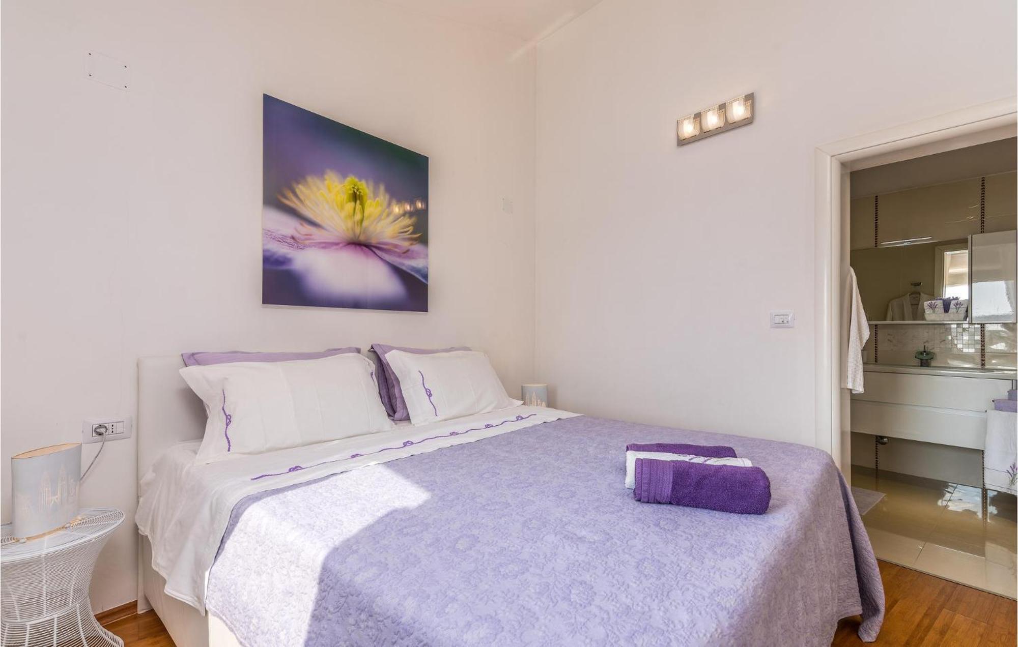 Beautiful Home In Martinscica With Wifi エクステリア 写真